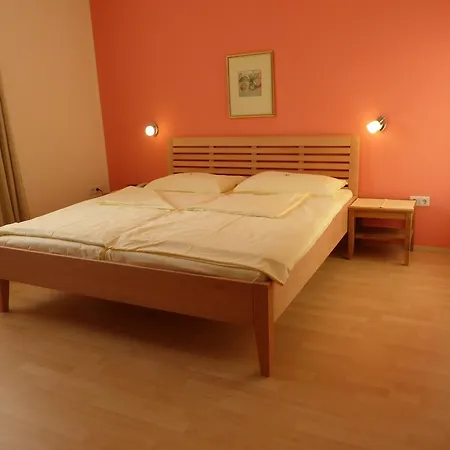 ホテル Alpengasthof Waldrast - Koralpe 3*